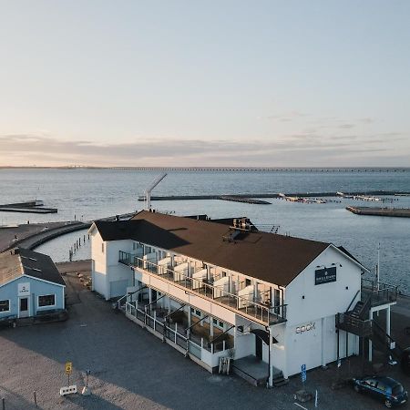 Hotell Hamnen Farjestaden Bagian luar foto