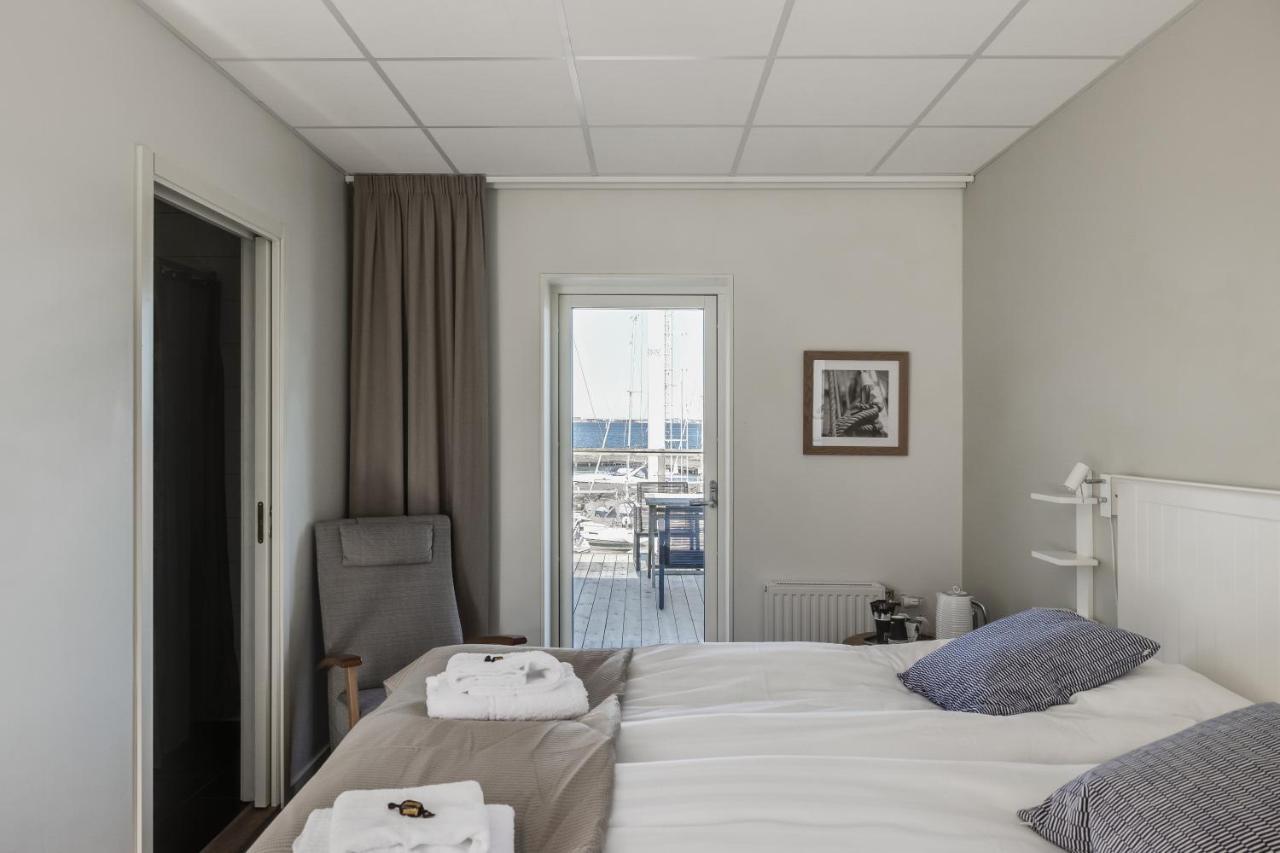 Hotell Hamnen Farjestaden Bagian luar foto