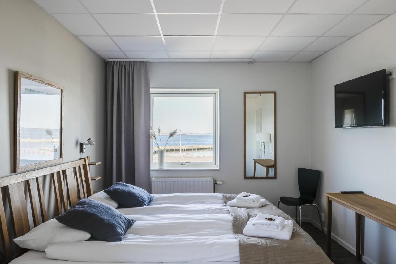 Hotell Hamnen Farjestaden Bagian luar foto