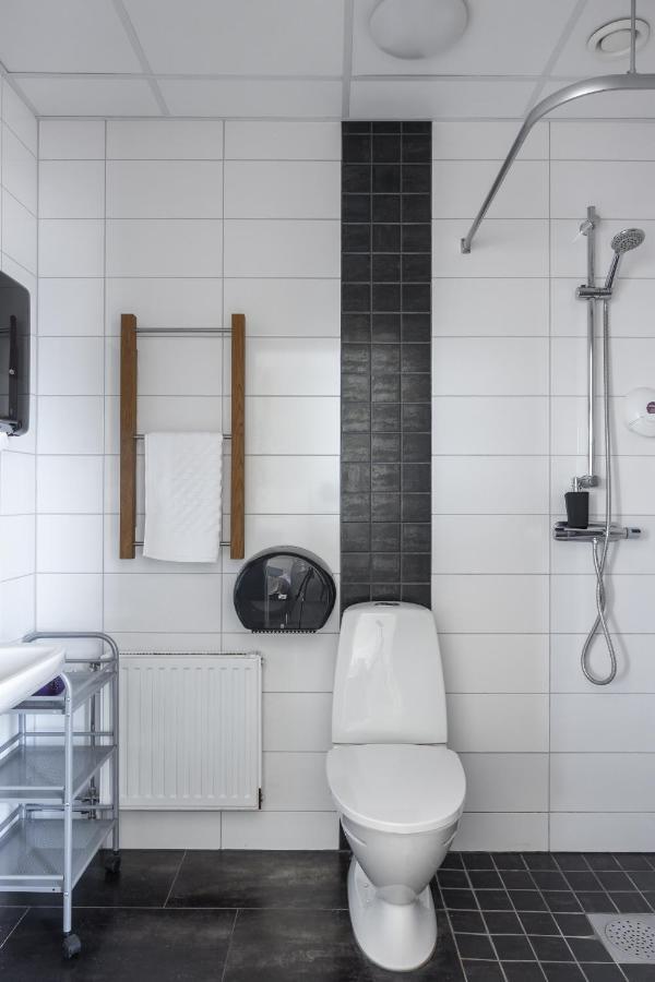Hotell Hamnen Farjestaden Bagian luar foto