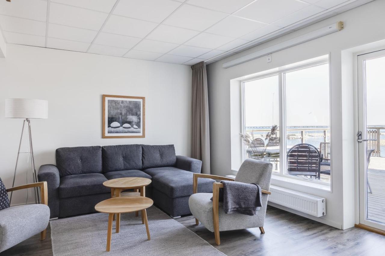 Hotell Hamnen Farjestaden Bagian luar foto