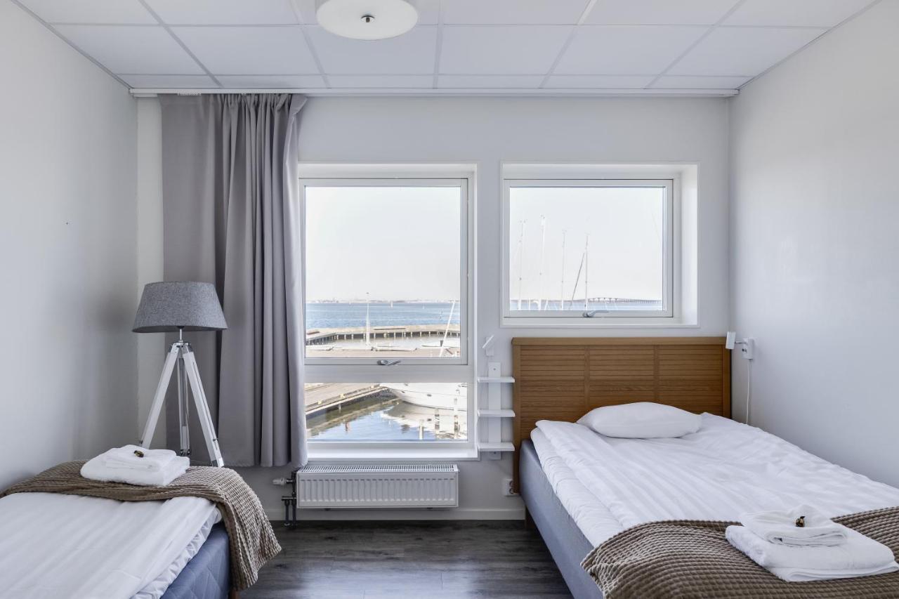 Hotell Hamnen Farjestaden Bagian luar foto