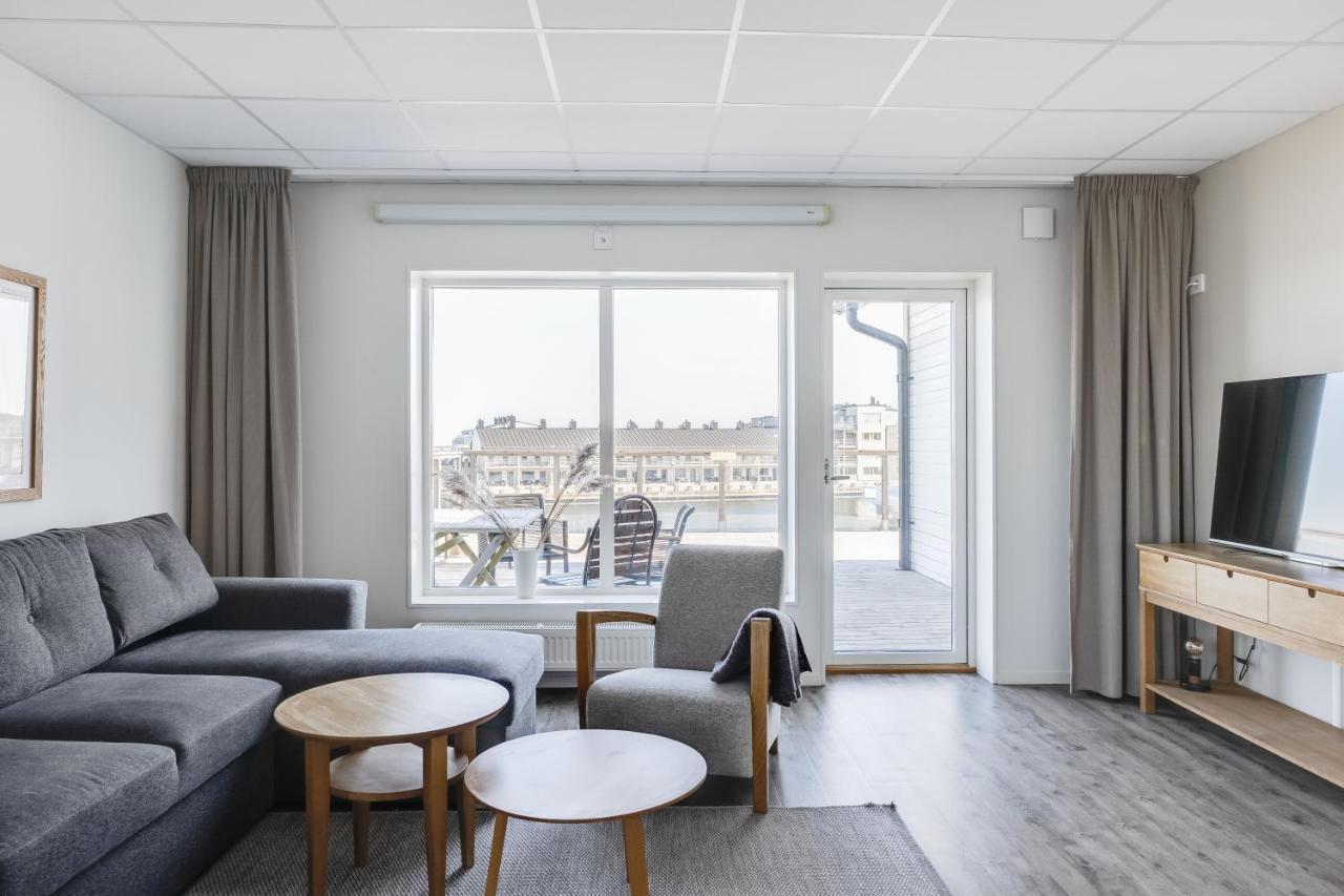 Hotell Hamnen Farjestaden Bagian luar foto