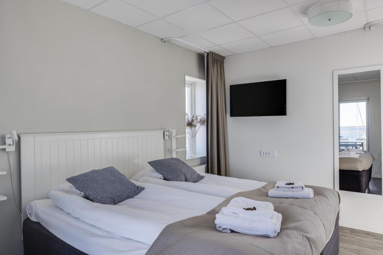 Hotell Hamnen Farjestaden Bagian luar foto