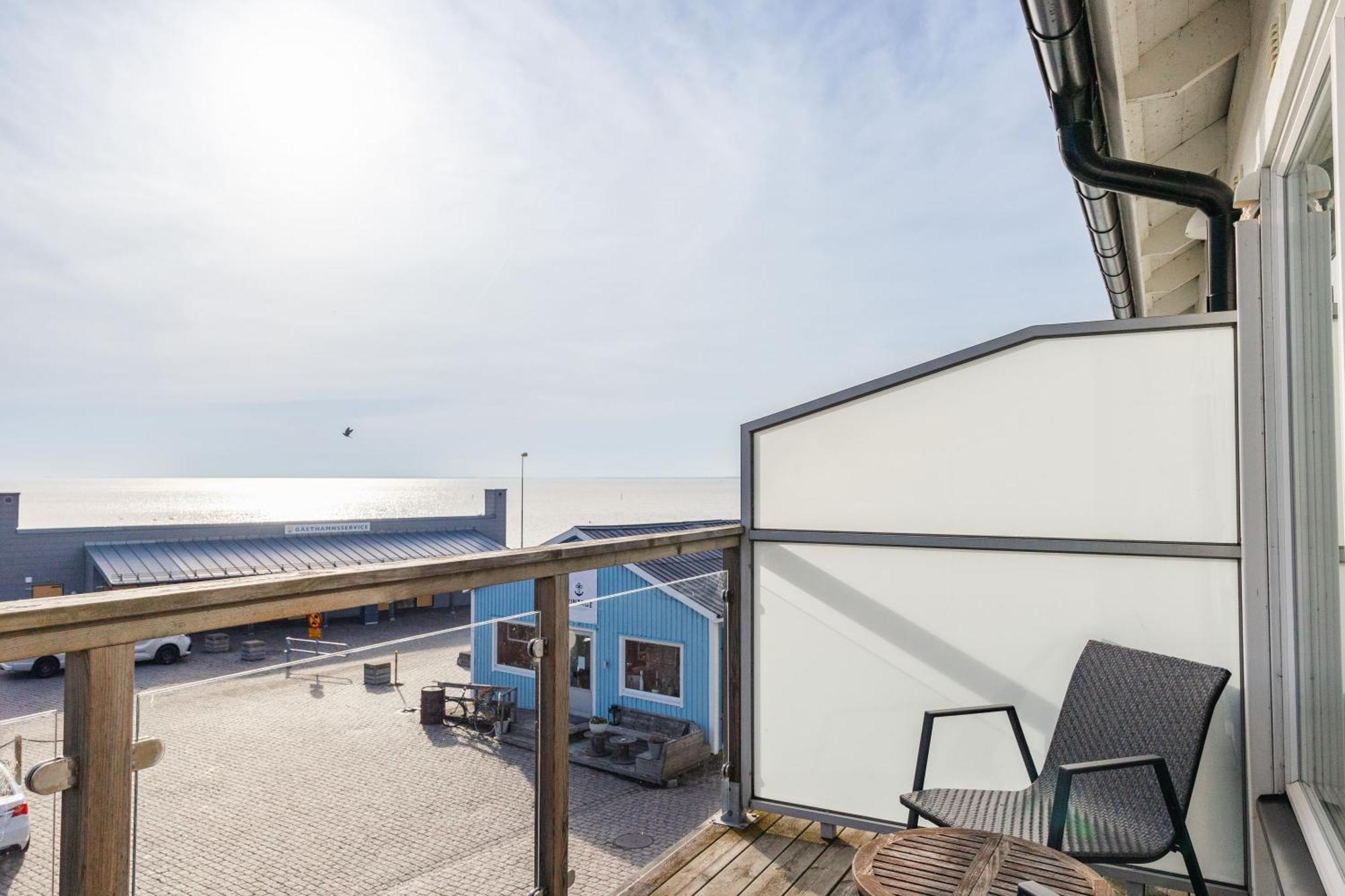 Hotell Hamnen Farjestaden Bagian luar foto