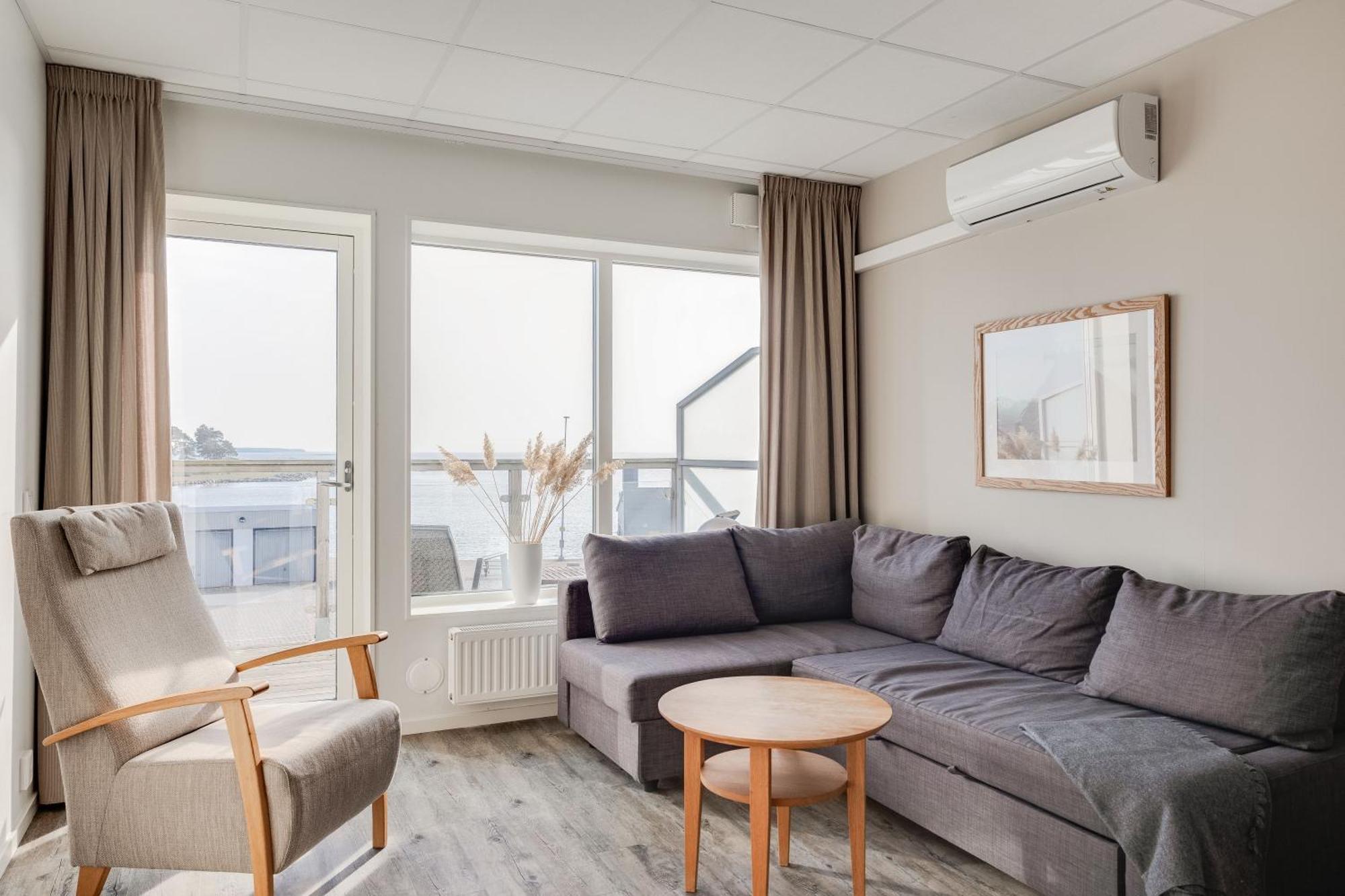 Hotell Hamnen Farjestaden Bagian luar foto