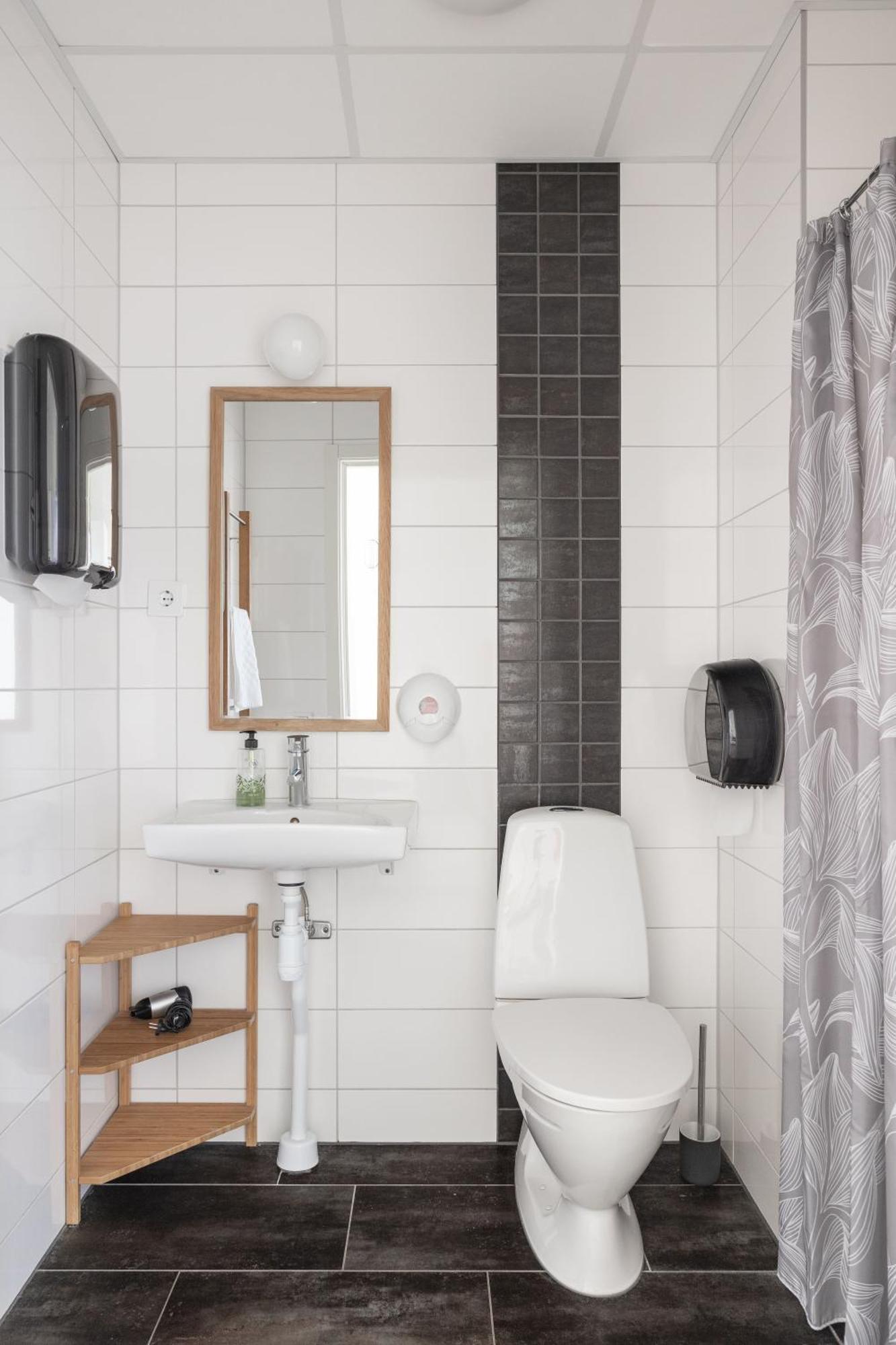 Hotell Hamnen Farjestaden Bagian luar foto