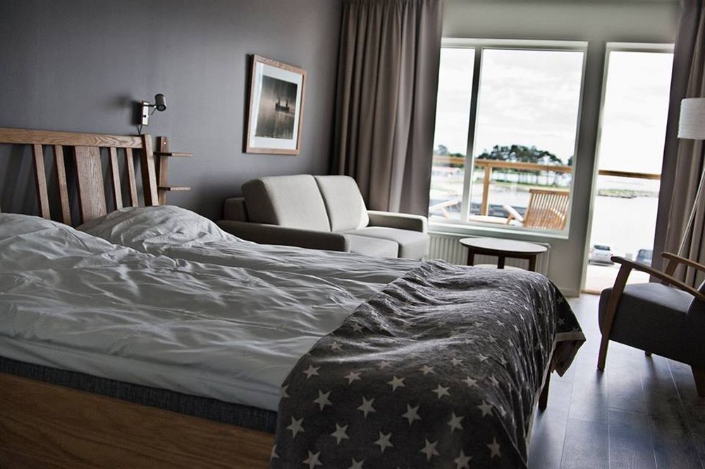 Hotell Hamnen Farjestaden Bagian luar foto