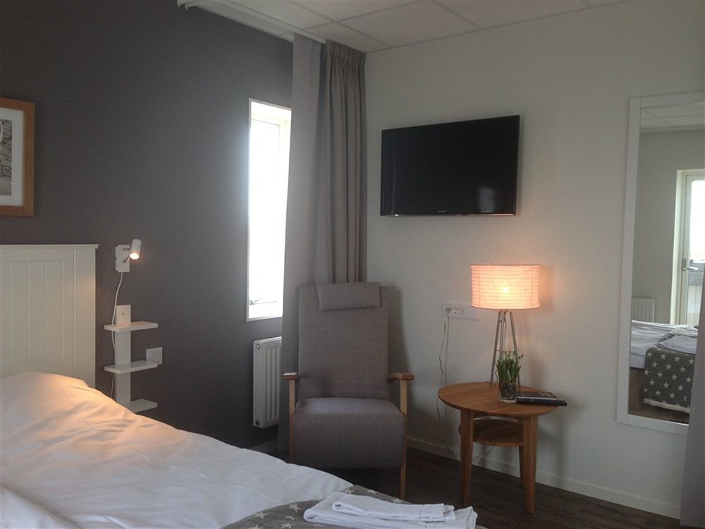 Hotell Hamnen Farjestaden Bagian luar foto
