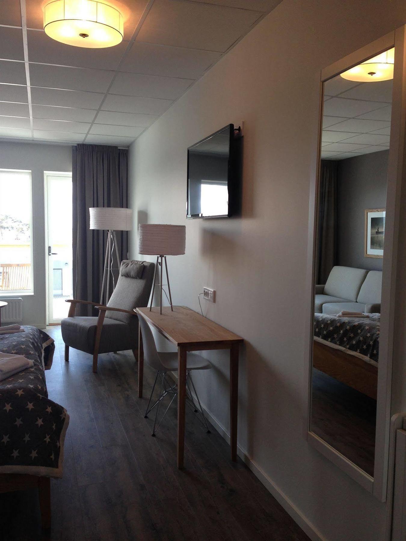 Hotell Hamnen Farjestaden Bagian luar foto